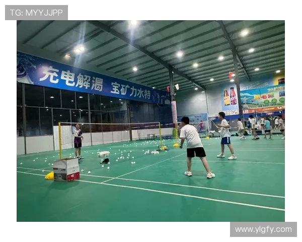 上海羽毛球队选拔赛点评展现力量与潜力的完美结合 上海羽毛球队选拔赛点评展现力量与潜力的完美结合