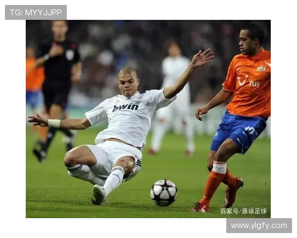 上海足球队技术创新引领潮流最新足球技术十大趋势解析 上海足球队技术创新引领潮流最新足球技术十大趋势解析