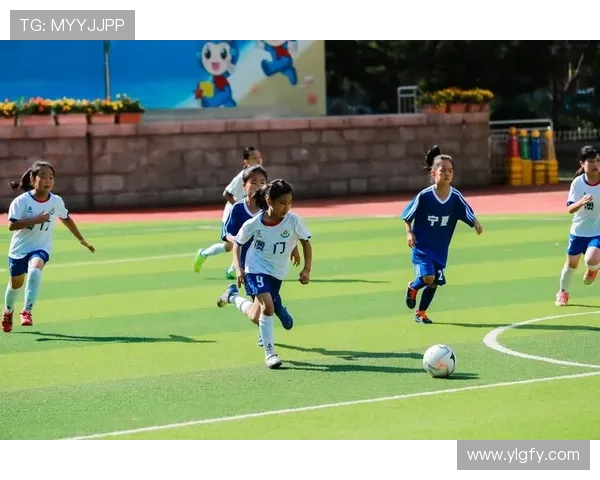 余杭区足球明星展现青春风采助力地方足球发展与文化传承 余杭区足球明星展现青春风采助力地方足球发展与文化传承