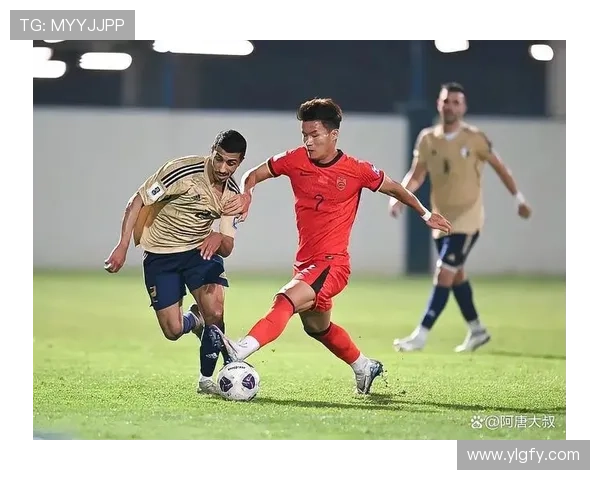 今天那位足球明星正式宣布退役引发球迷热议与怀念的瞬间 今天那位足球明星正式宣布退役引发球迷热议与怀念的瞬间